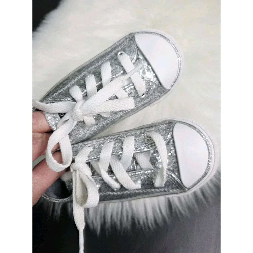 Converse Chuck Taylor All Star Loe Top Glitter Sneakers Toddler Size 6 Silver